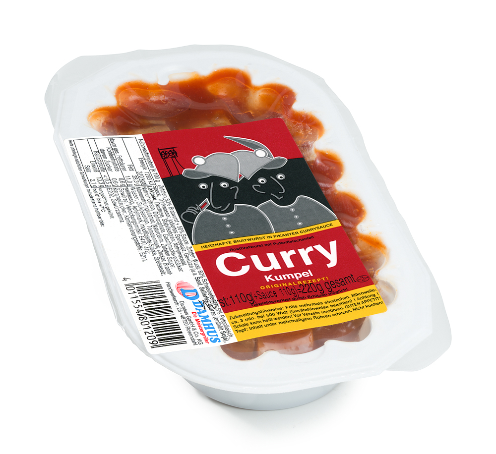 Eine kleine, geschlossene Schalenverpackung mit Currywurst.